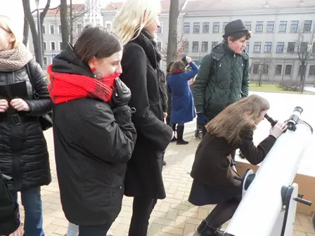 „JJG Protų kovos“ + projektai + Saulės užtemimas = Žemės diena!